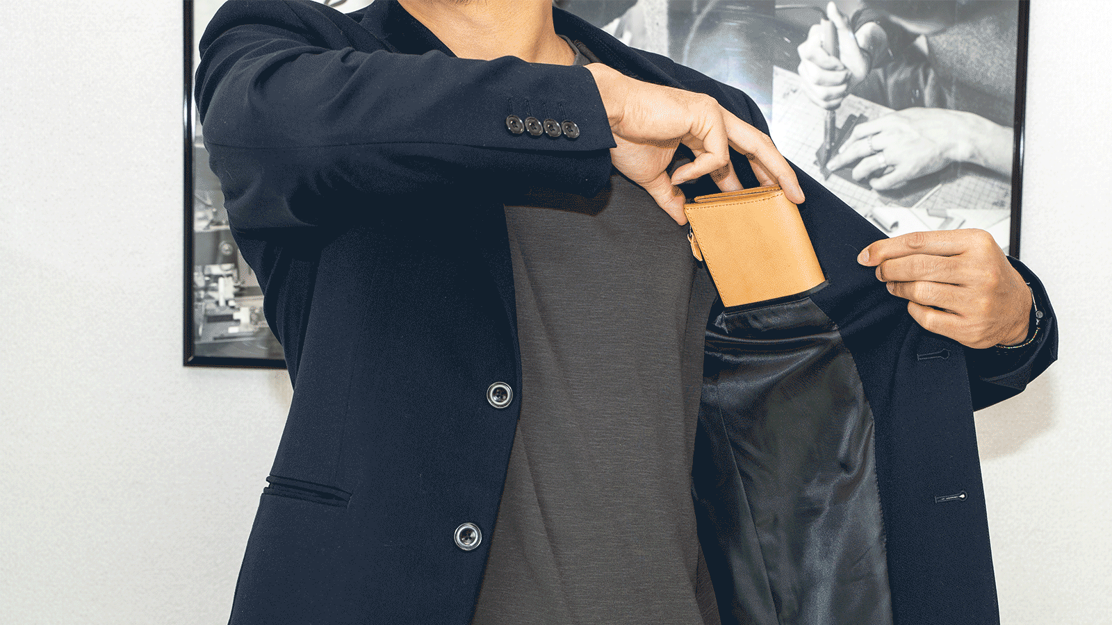 gif-suit | WR Leather Craft